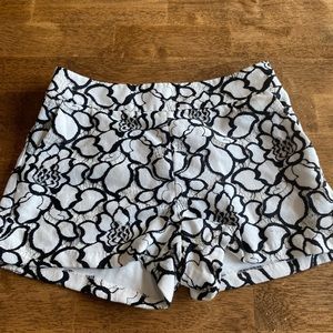 Express black and white floral shorts Sz00